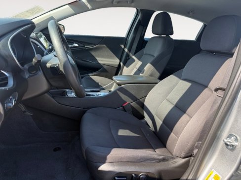 Used 2023 Chevrolet Malibu LT image 2