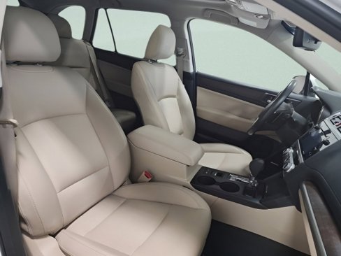 Used 2017 Subaru Outback 3.6R Limited image 20