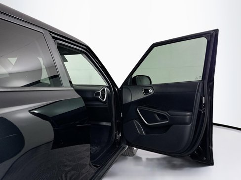 Used 2022 Kia Soul LX image 29