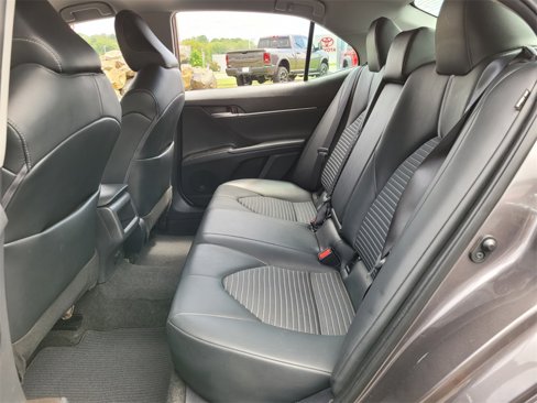 Used 2023 Toyota Camry SE image 11
