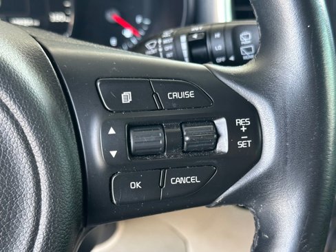 Used 2017 Kia Sorento EX image 16