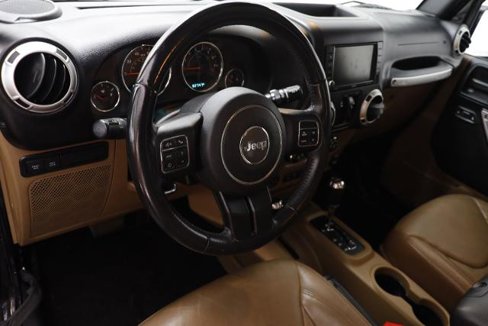 Used 2017 Jeep Wrangler Unlimited Rubicon w/ Connectivity Group image 12
