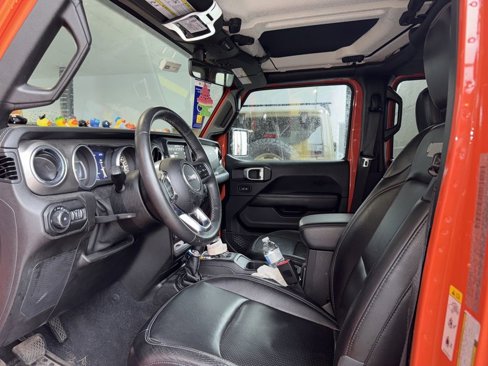 Used 2018 Jeep Wrangler Unlimited Sahara image 8