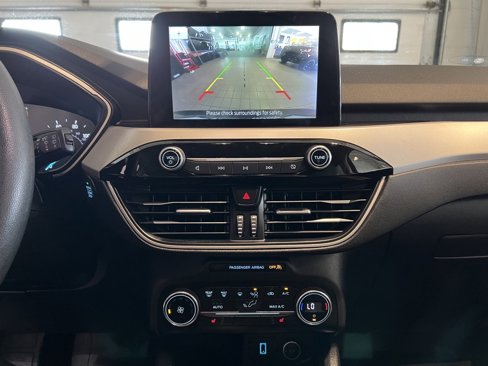 Used 2020 Ford Escape SE image 26