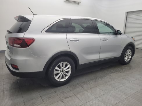 Used 2020 Kia Sorento LX image 10