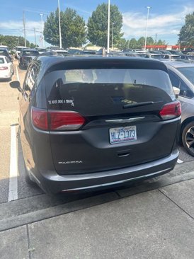 Used 2017 Chrysler Pacifica Touring-L image 16