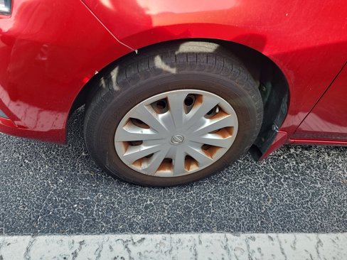 Used 2015 Nissan Versa SV image 5