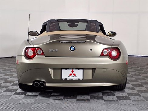 Used 2005 BMW Z4 2.5i image 6