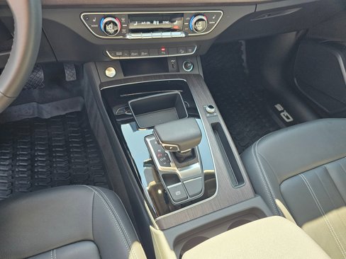 Certified 2025 Audi Q5 2.0T Premium image 22
