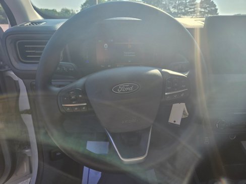 New 2025 Ford Maverick XL image 10