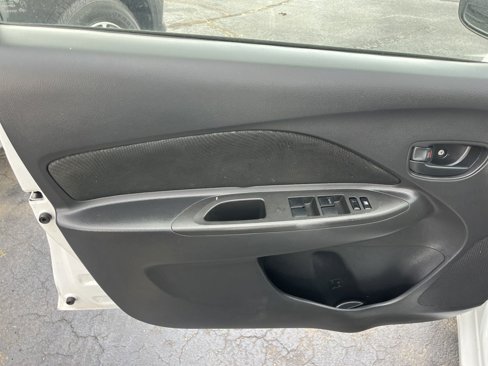 Used 2012 Toyota Yaris Sedan image 9