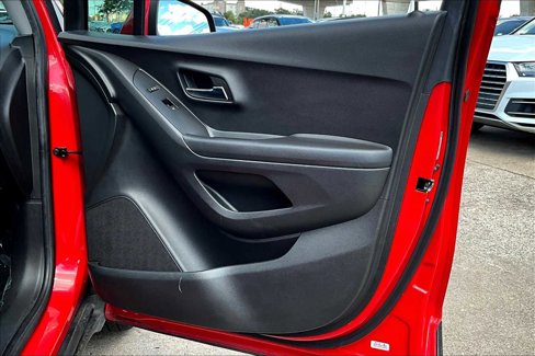 Used 2020 Chevrolet Trax LS w/ LPO, Cargo Package image 20