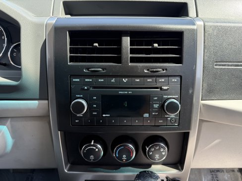 Used 2008 Jeep Liberty Sport image 19