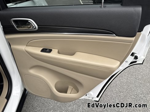 Used 2019 Jeep Grand Cherokee Limited image 22