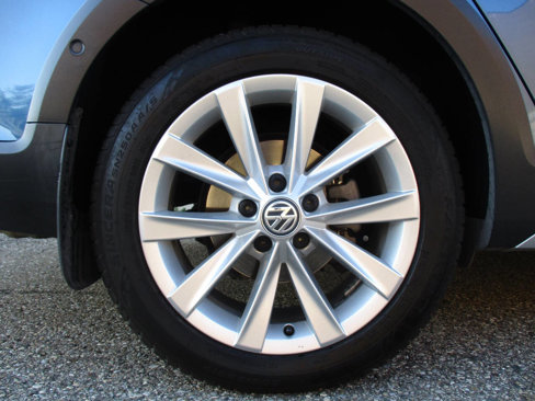 Used 2017 Volkswagen Golf Alltrack SE image 40