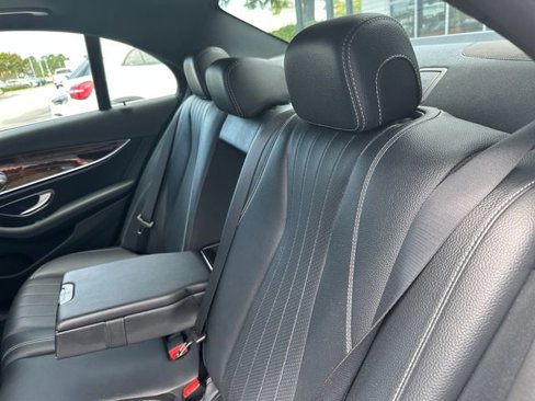 Used 2017 Mercedes-Benz E 300 4MATIC image 21