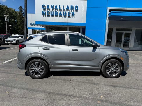Used 2023 Buick Encore GX Select w/ Sport Touring Package image 4