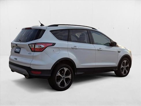 Used 2018 Ford Escape SEL image 5