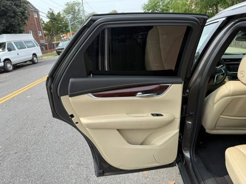 Used 2019 Cadillac XT5 Luxury image 23