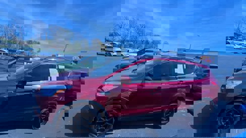 Used 2016 Ford Escape SE w/ Equipment Group 201A image 5