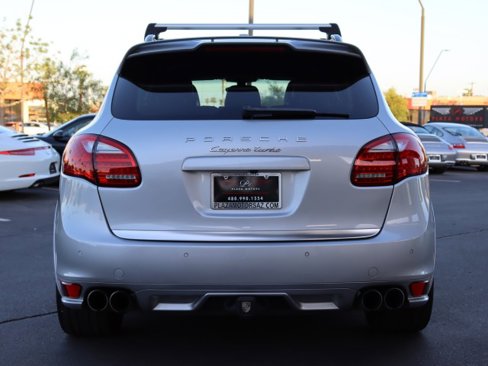 Used 2013 Porsche Cayenne Turbo image 14
