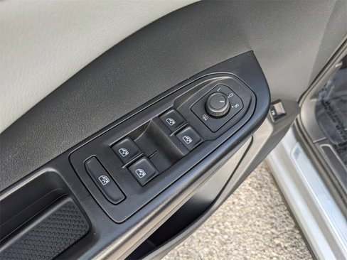 Certified 2024 Volkswagen Taos SE image 21