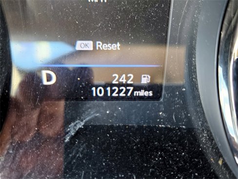 Used 2018 Nissan Rogue SV w/ Premium Package image 25