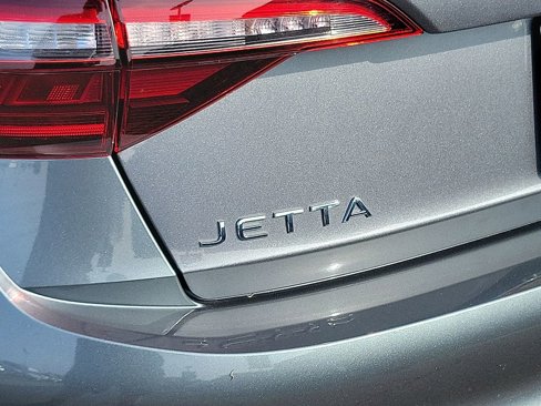 Used 2024 Volkswagen Jetta SE image 25