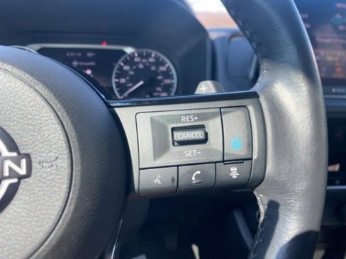 Used 2022 Nissan Rogue SV image 15