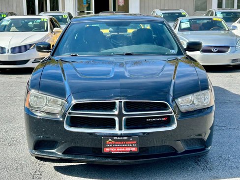 Used 2012 Dodge Charger SE image 1