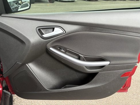 Used 2014 Ford Focus Titanium image 34
