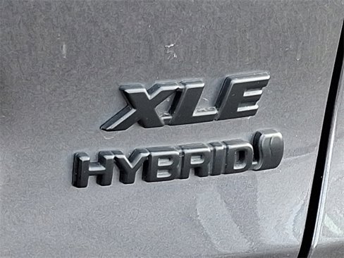 Used 2022 Toyota RAV4 XLE Premium image 31