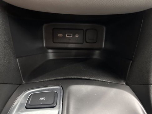 Used 2021 Chevrolet Equinox LS image 45