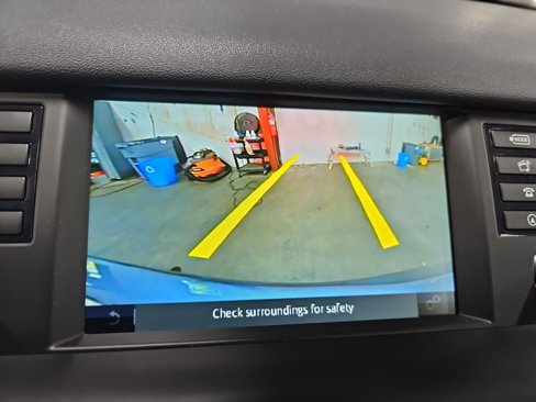 Used 2019 Land Rover Discovery Sport SE image 25