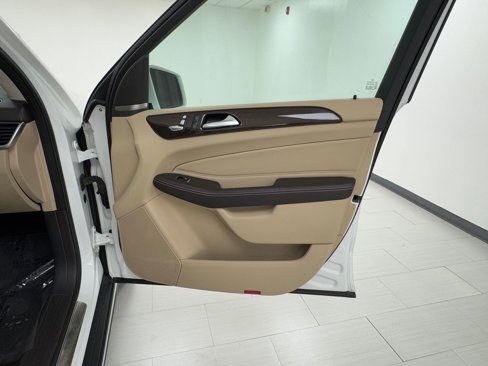 Used 2018 Mercedes-Benz GLE 350 4MATIC image 13