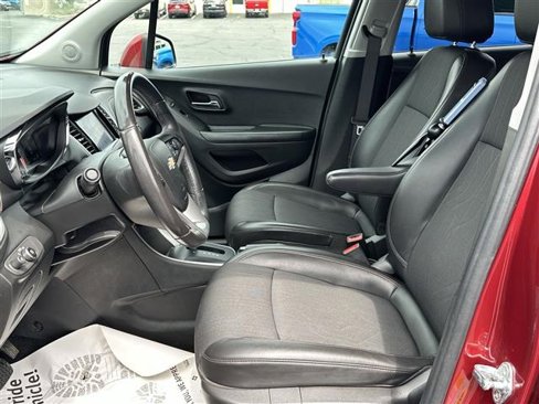 Certified 2022 Chevrolet Trax LT w/ LT Convenience Package image 19