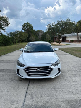 Used 2017 Hyundai Elantra SE image 2