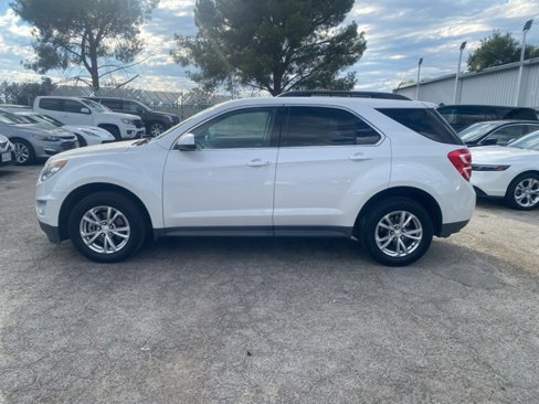 Used 2017 Chevrolet Equinox LT w/ Convenience Package image 4