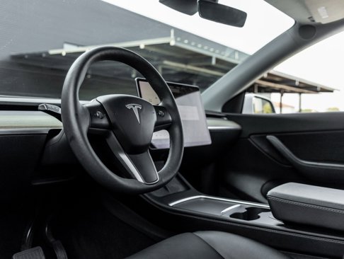 Used 2021 Tesla Model Y Long Range image 20