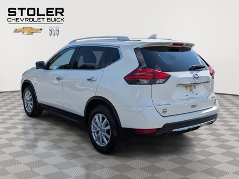 Used 2017 Nissan Rogue SV w/ SV Premium Package image 3