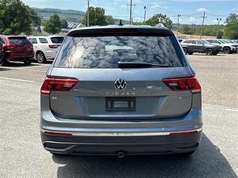 Used 2022 Volkswagen Tiguan SE image 3