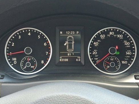 Used 2016 Volkswagen Tiguan SEL image 25