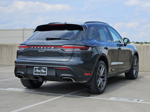 Certified 2025 Porsche Macan image 8