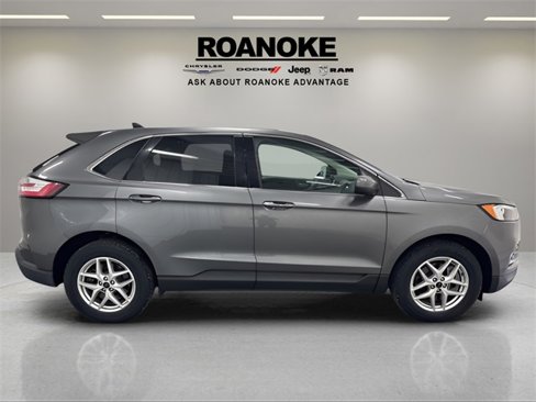 Used 2023 Ford Edge SEL w/ Cold Weather Package image 6