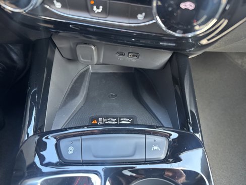 New 2025 Chevrolet Trax RS w/ Sunroof Package image 35