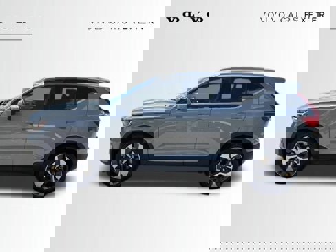 New 2025 Volvo XC40 B5 Core w/ Protection Package Premier image 3