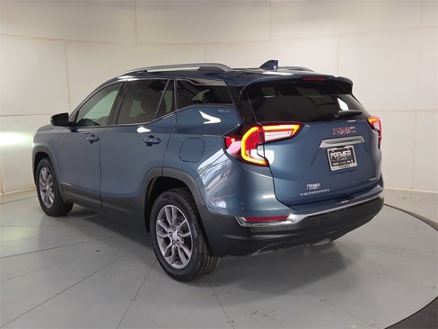 Used 2024 GMC Terrain SLT image 6