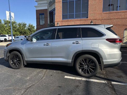 Used 2019 Toyota Highlander SE image 4