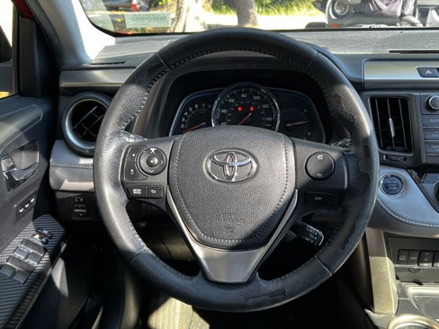 Used 2013 Toyota RAV4 Limited image 32