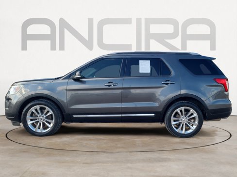 Used 2018 Ford Explorer XLT w/ Equipment Group 202A image 7